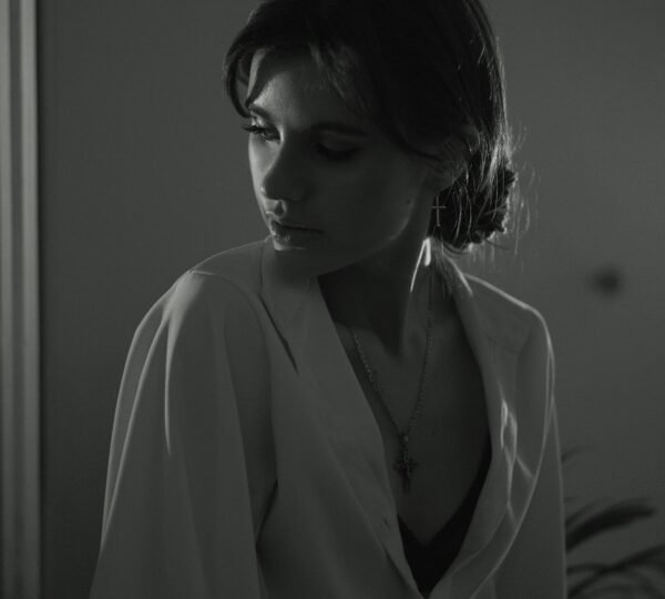 Cómo monetizar contenido después de los 30: guía real para creadoras que buscan ingresos estables